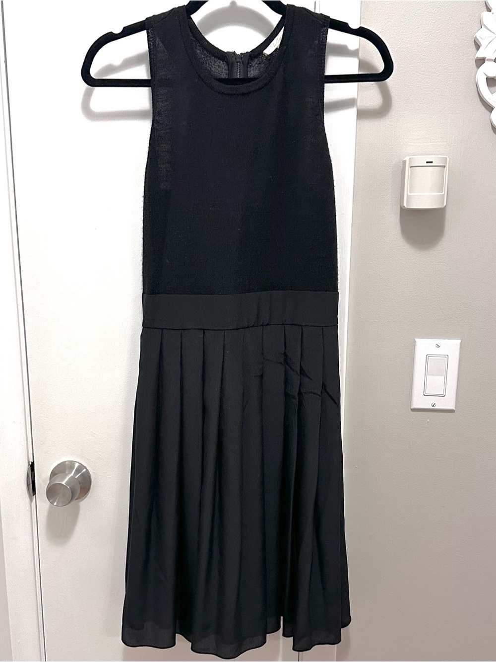 Shoshanna Mixed Material Black Tank Dress 6 Sweater Top Pleated Bottom LBD